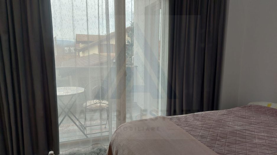 Apartament modern 3 camere 70 mp utili parcare privata zona Selimbar - Poză 8