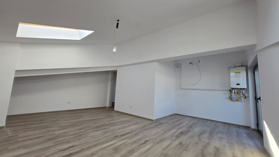 Apartament 3 camere-gata de mutare-Berceni! - Poză 1