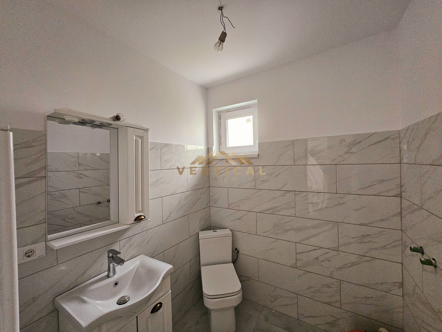 Casa pe un singur nivel cu 3 camere - com Berceni - Poză 11