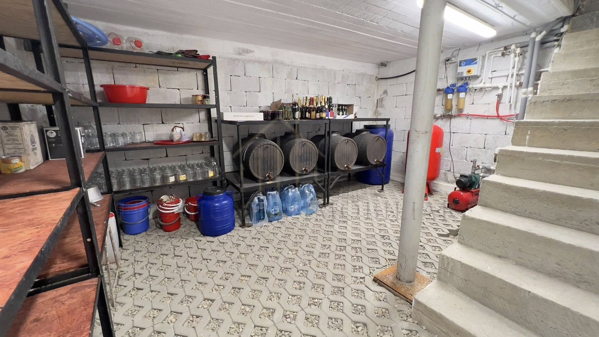 Casa de vanzare la 13 km de Onesti - Poză 26