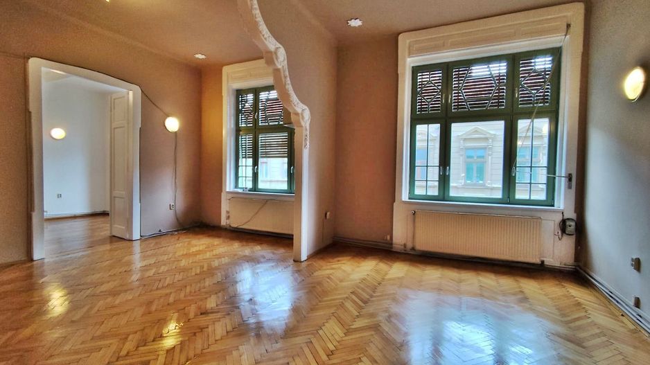 Birou 103 mp, 4 camere, ultracentral, str.I.Vulcan, Oradea, INCHIRIERE - Poză 2