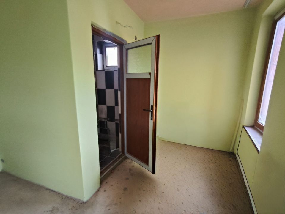 Pensiune de vânzare în Rânca – oportunitate rară lângă pârtia M1 - Poză 31