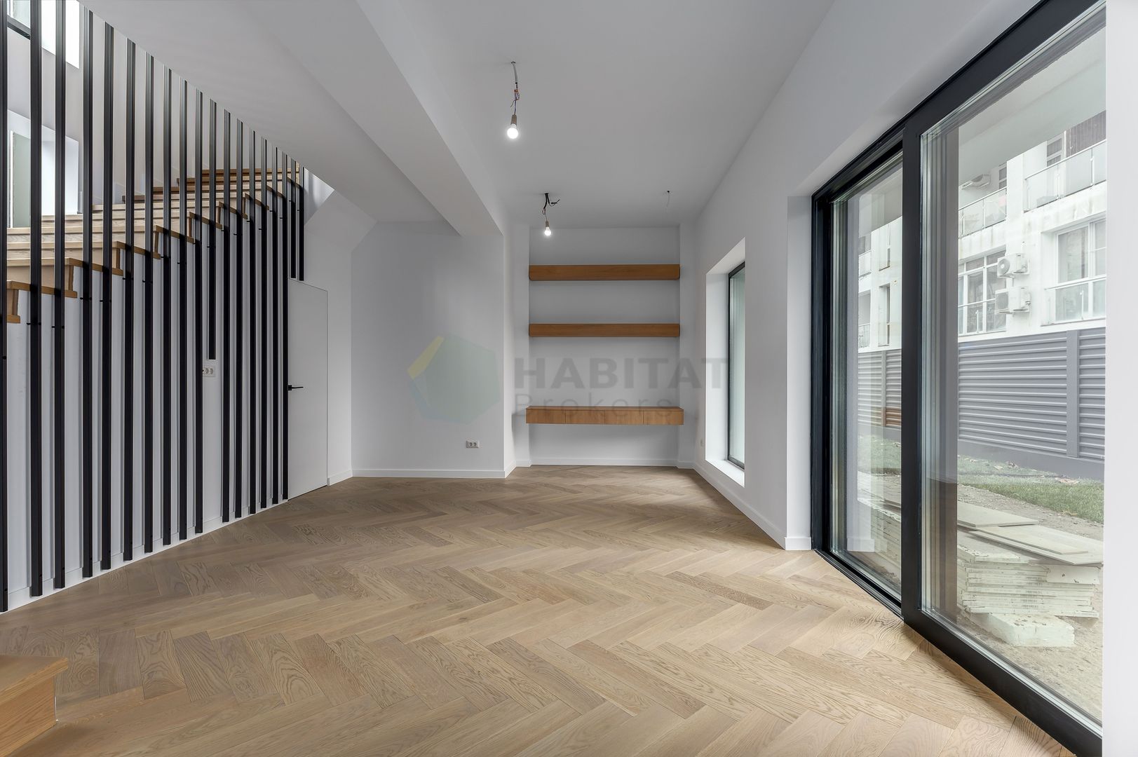 VILA  IANCU NICOLAE, 5 dormitoare, 3 terase, garaj, gradina - Poză 12