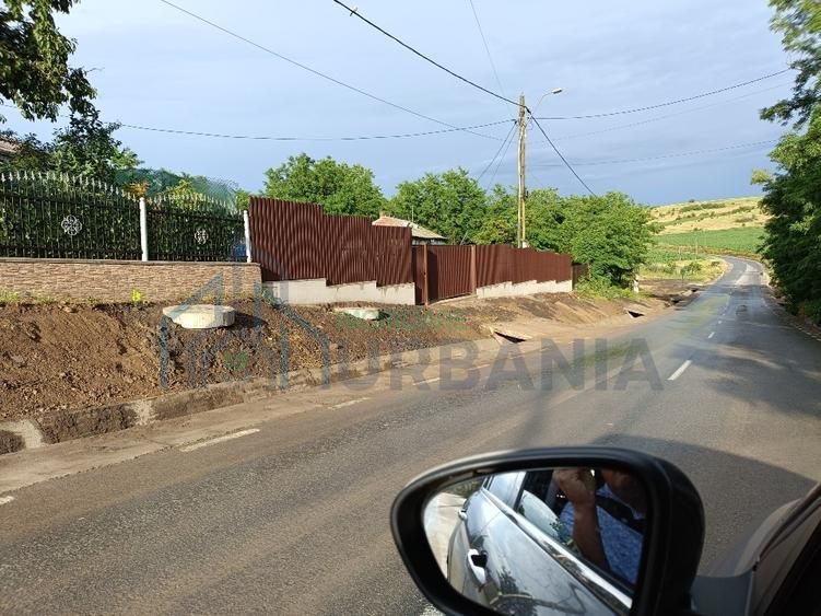 Casă renovată în stil tradițional, Romanesti, Iași – 3 camere, 50 mp utili, teren 3240 mp - Poză 4