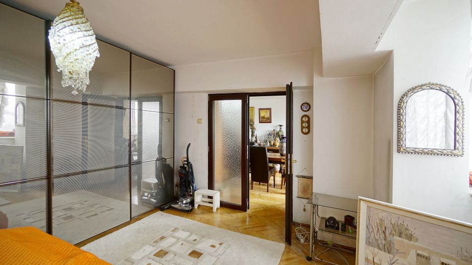 Apartament 5 camere in Piata Victoriei,bloc 1995 - Poză 3