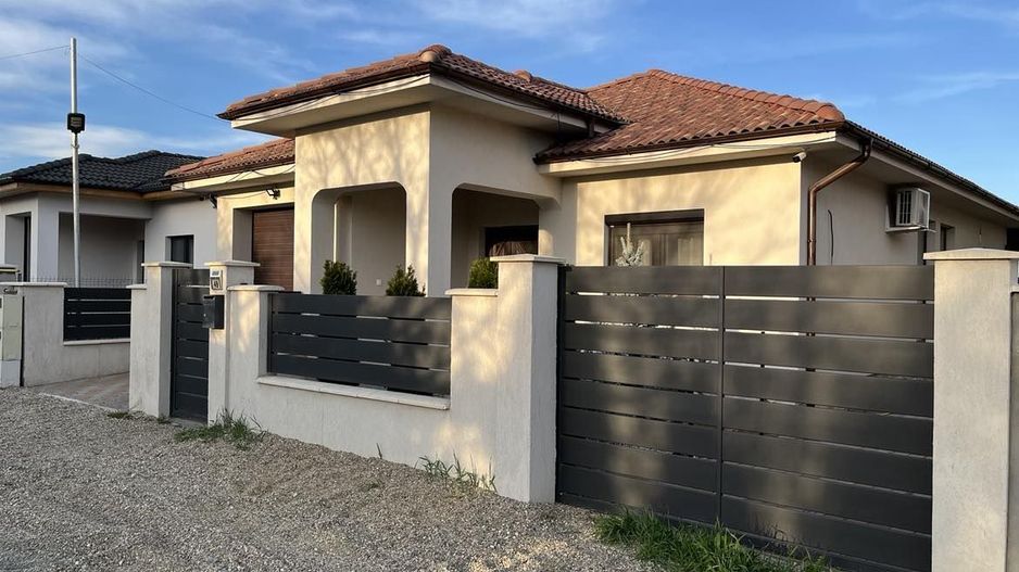Casă modernă, Zona Dara, garaj, curte amenajată, panouri solare! - Poză 1