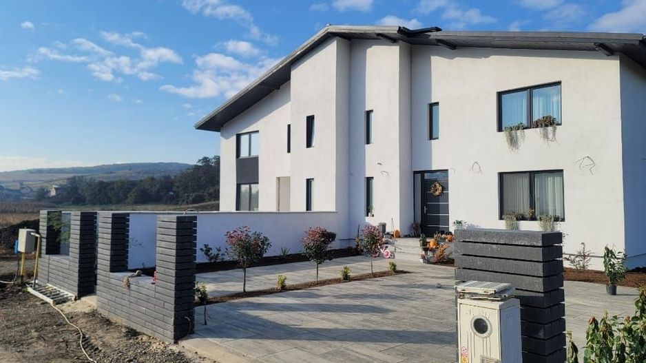 Casă nouă semifinisată cu living open space și 3 dormitoare - Poză 1