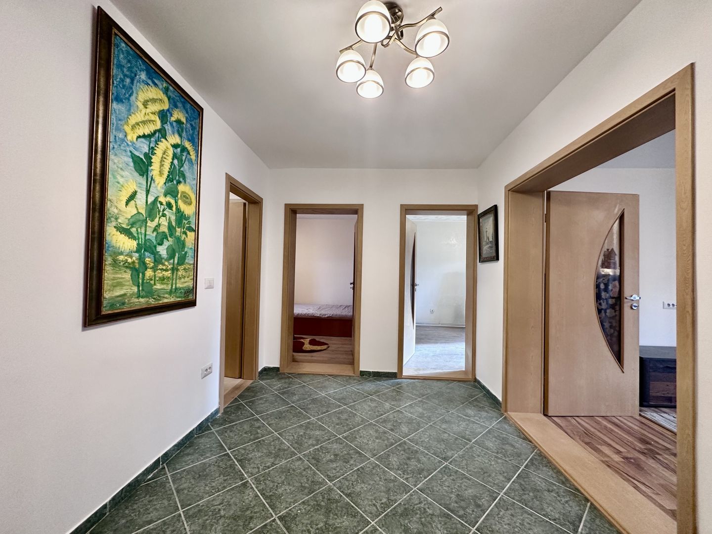 Apartament decomandat 3 camere de închiriat în Piața Bălcescu - Poză 1