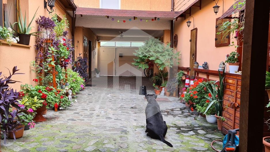 Casa individuala - 146mpu - Gara Mica - 2 Corpuri - Garaj - Curte - Poză 1