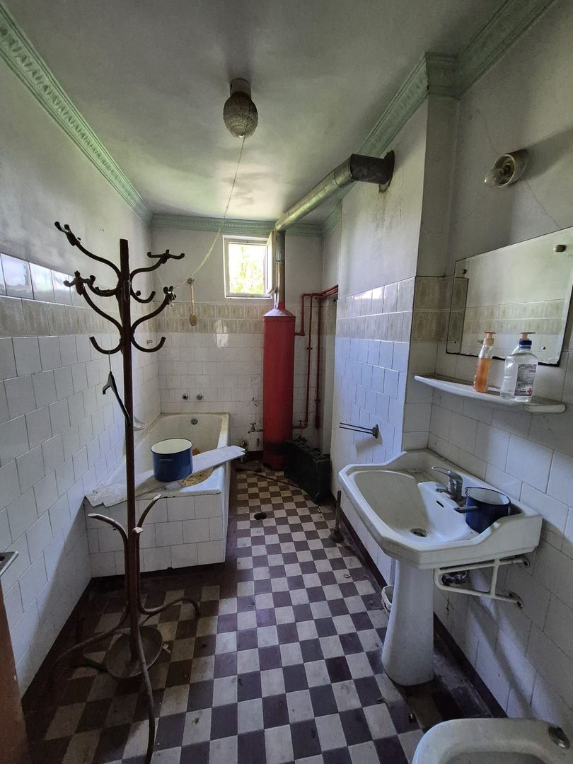 Spatiu comercial+Locuinta 664 mp construiti+anexa 16 mp si teren 845mp - Poză 6