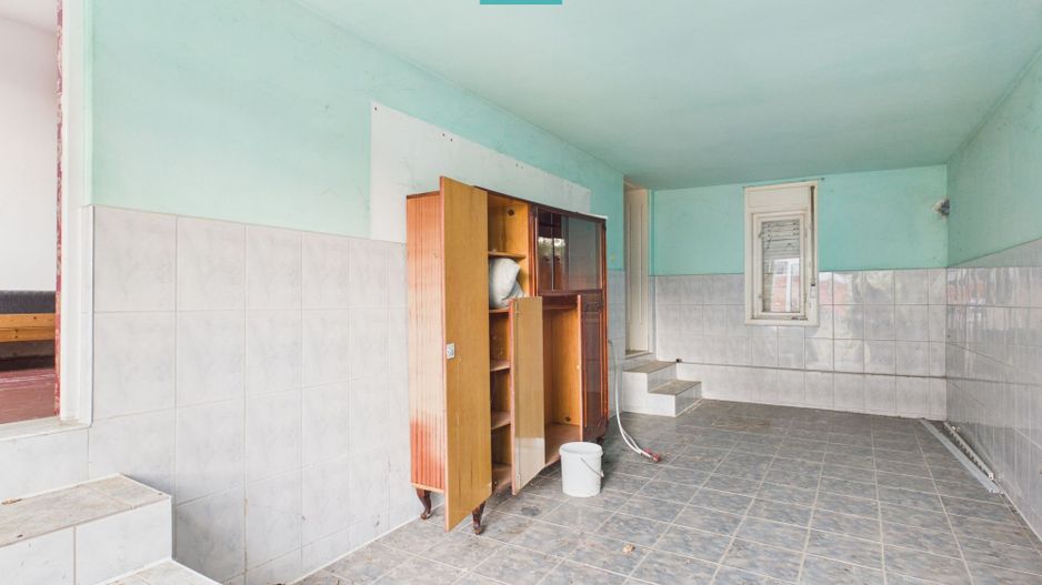 Casă solidă din cărămidă - zona centrală Șiria - Poză 4