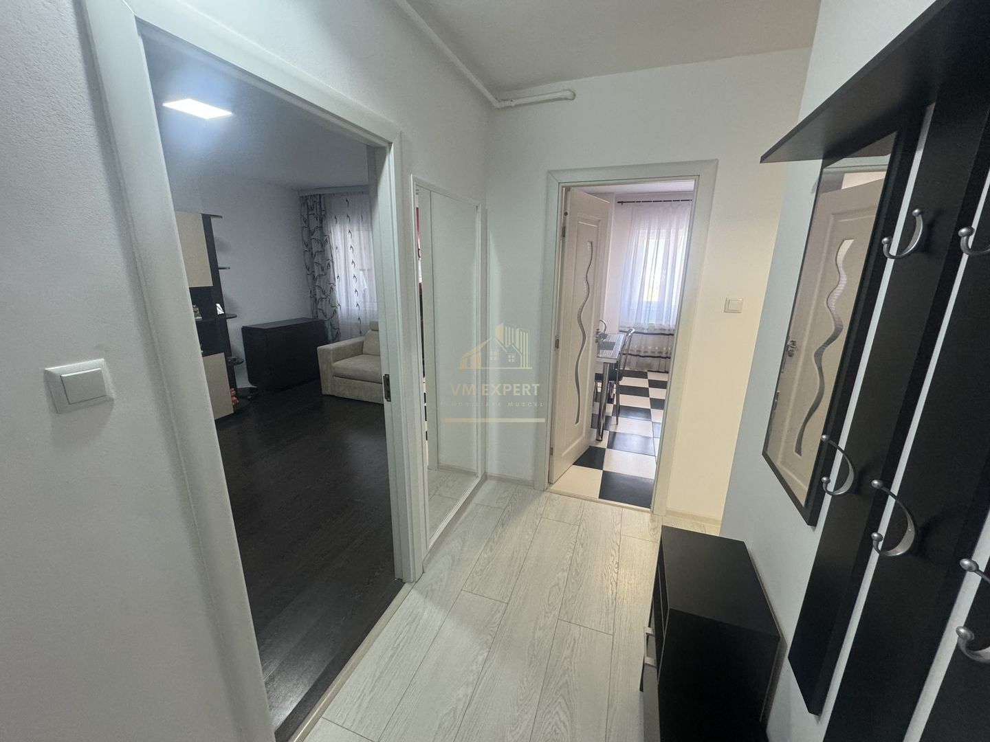 APARTAMENT CU 3 CAMERE, ETAJ 4, GRUI, CAMPULUNG - Poză 6