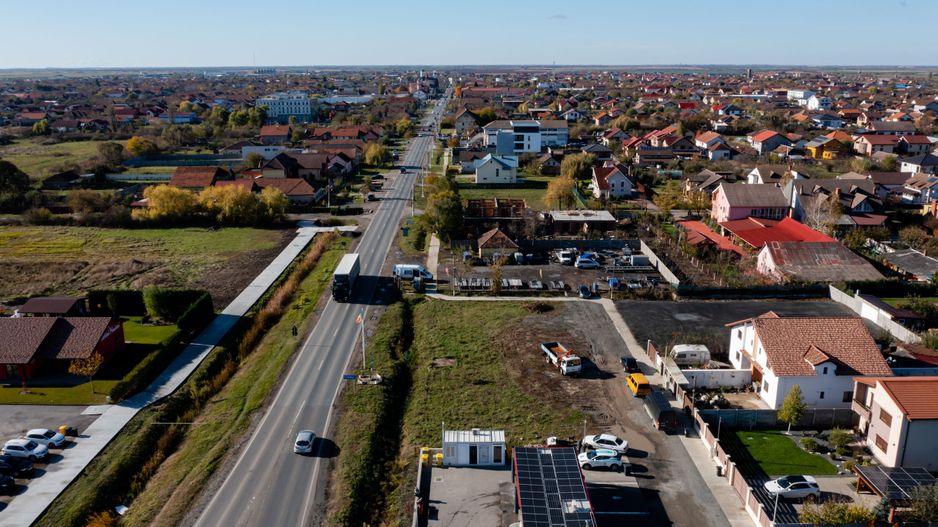 Teren intravilan pe artera principală în Săcălaz - Poză 2