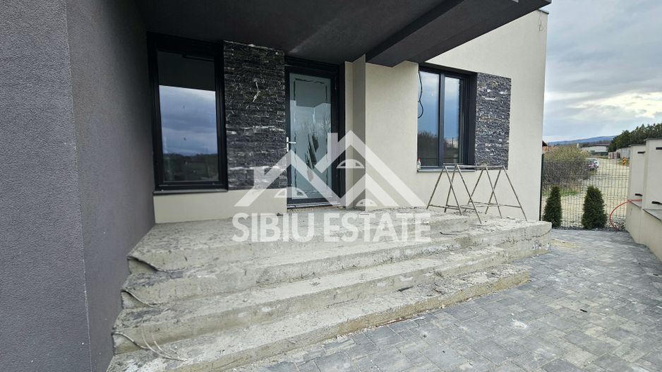 Casa moderna terase panoramice, garaj, curte mare - Poză 14