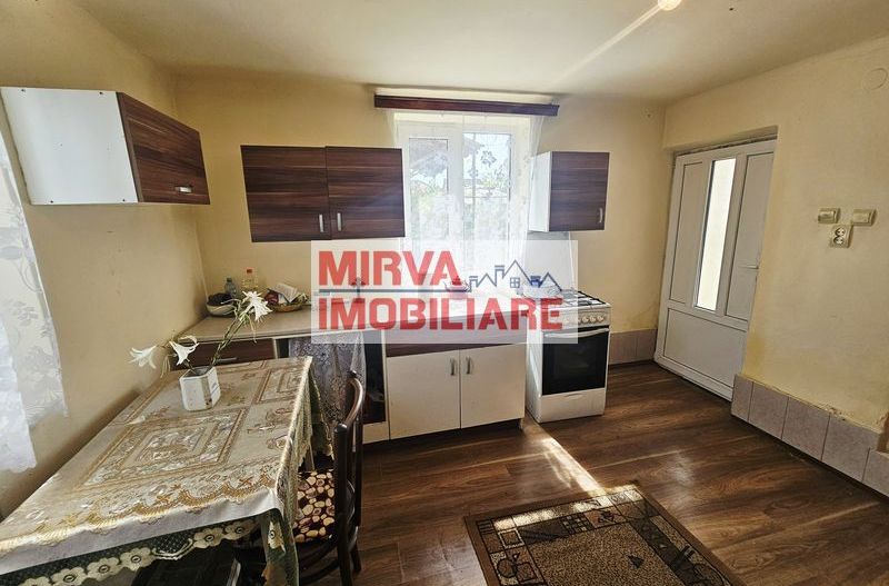 Casă cu 2 camere și teren generos, Dărmănești – Exclusivitate - Poză 25