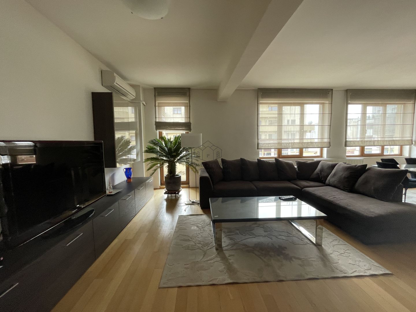 PENTHOUSE SUPERB CU 4 CAMERE LA INCHIRIERE LANGA PARCUL HERATSRAU - Poză 11