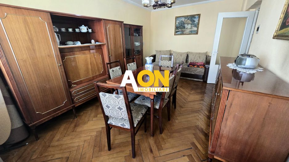 Apartament 3 Camere, 2 Bai, 2 Balcoane, Zona Cetate - Poză 1