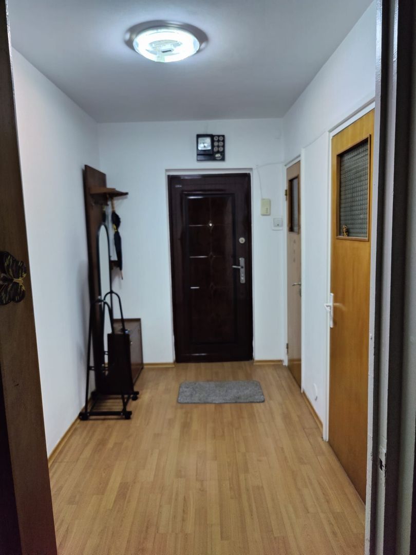 Apartament 3 camere de vânzare Drumul Taberei - Poză 3