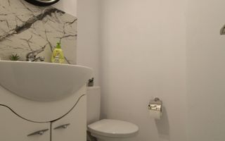 3 camere decomandate, balcon generos de 17 mp, bloc modernizat-Gh Lazăr - Poză 32