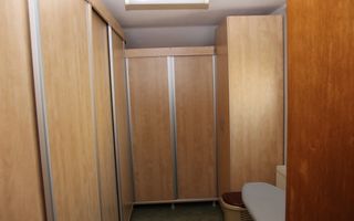 Casă / Vilă cu 3 camere de vânzare în zona Bartolomeu - Poză 45