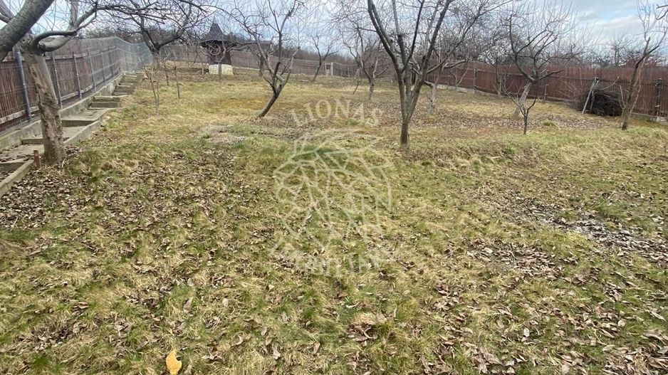 Teren intravilan 1000 mp+magazie-ideal casa-imprejmuit-Valea Rusului - Poză 1