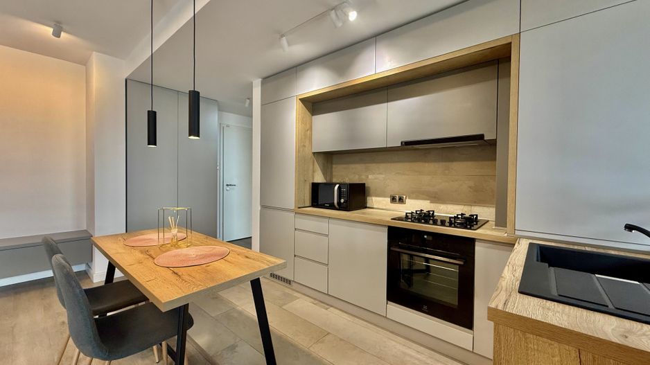 Apartament 2 camere, priveliște deosebită – Complex Kasper, Coresi - Poză 1