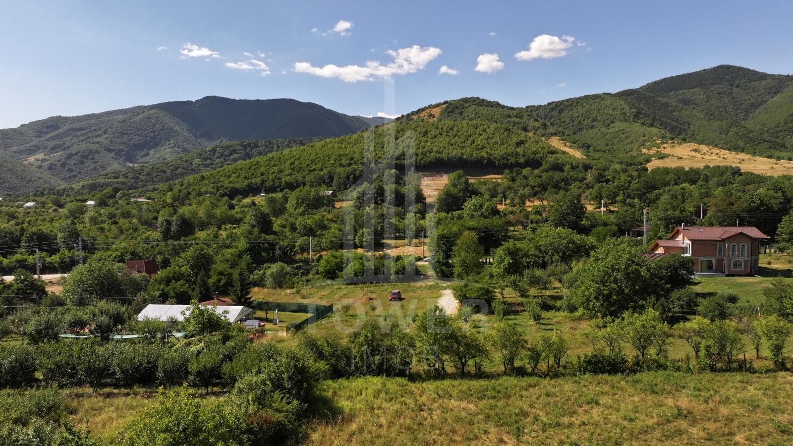 Teren în Tocile cu priveliște către munte - Poză 1