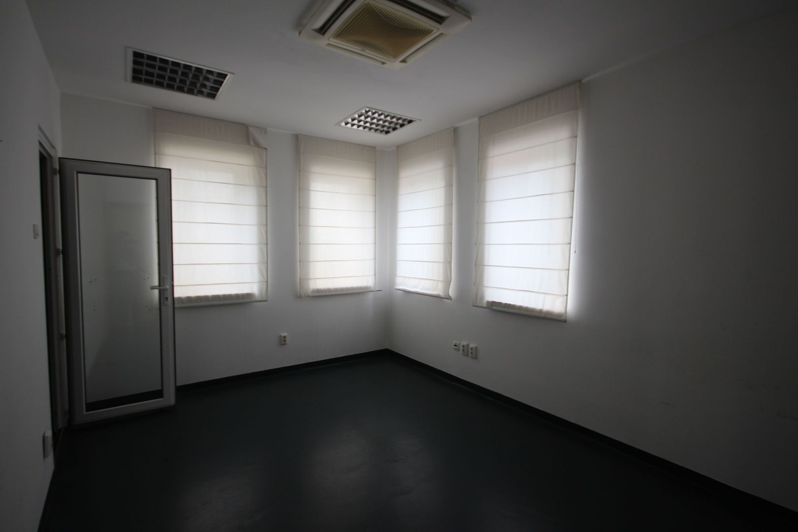 Cladire de birouri, SAD, parcare proprie, clinica medicala - Poză 14