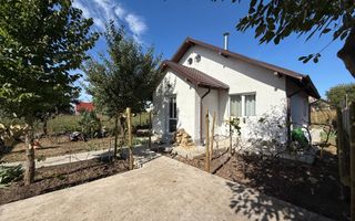 Aroneanu - Casa la asfalt - 420mp teren - 3 camere - Canalizare - Poză 1