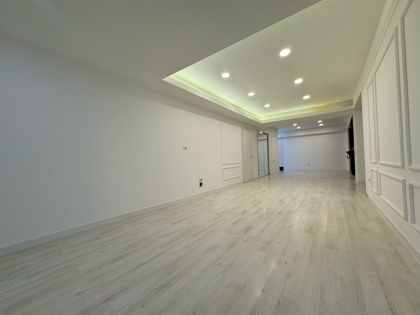 3 CAMERE| CURTE PROPRIE | ARON COTRUS- HERASTRAU - Poză 4