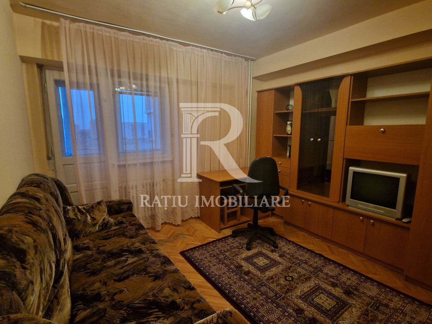 Apartament cu 4 camere | Decebal | 68 utili | Lift | Oradea - Poză 6