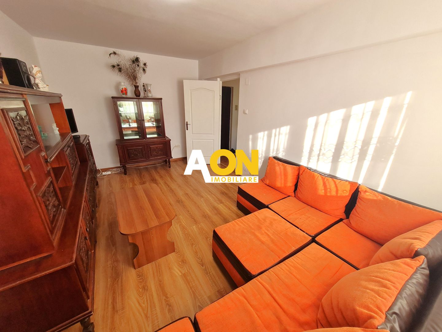 Apartament 2 Camere, Decomandat, 54 mp, Zona Cetate - Poză 2