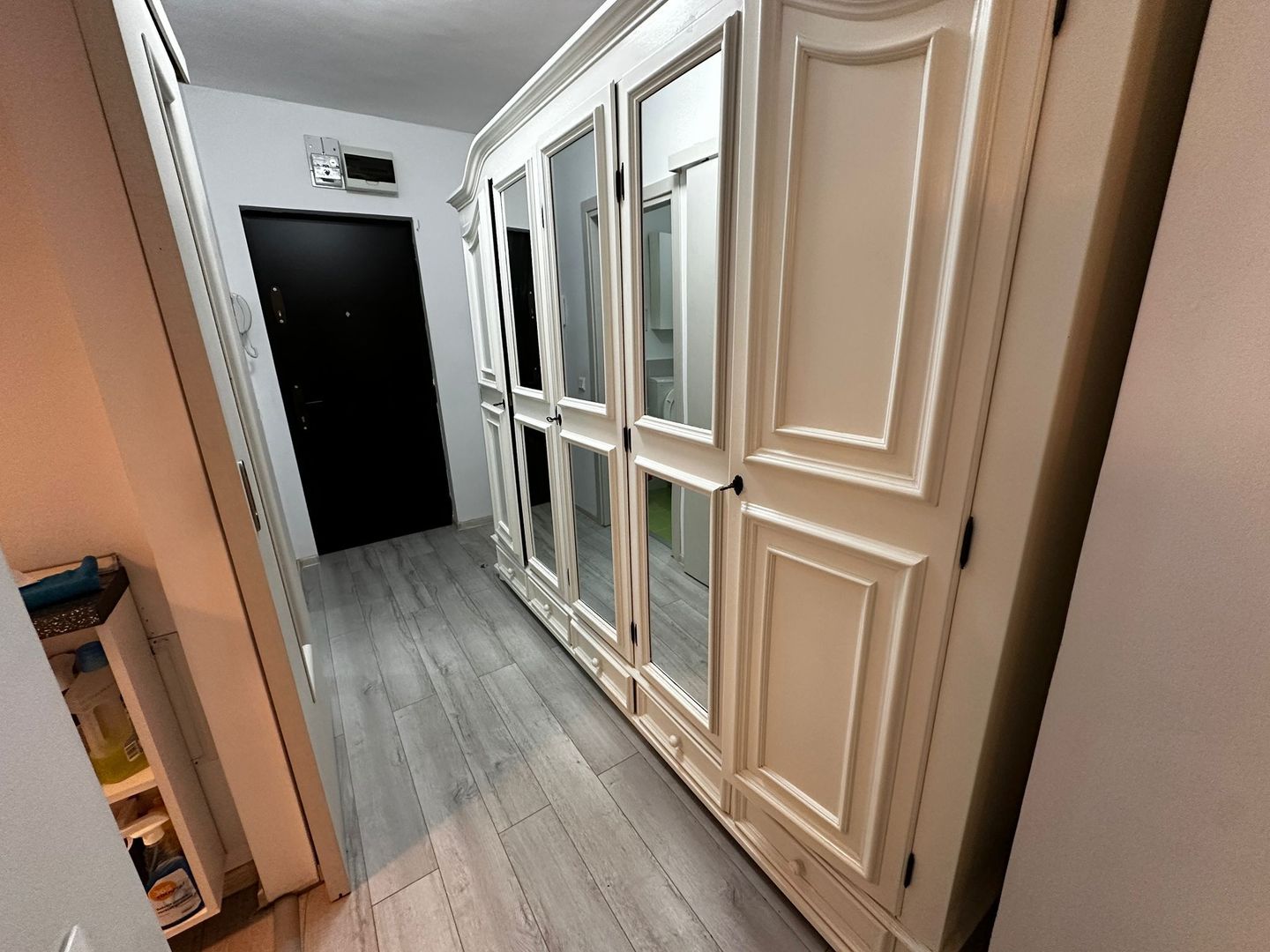 Garsoniera 3minute Metrou Universitate Intercontinental TNB Batistei - Poză 9