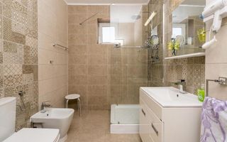 Casă 5 camere | Bul.Vasile Milea , Sibiu | 200 mp, curte - Poză 19