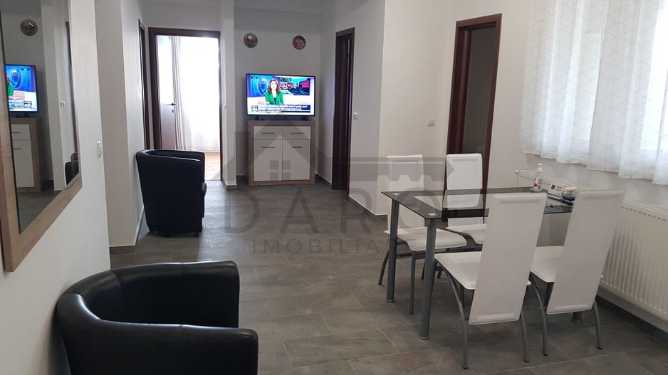 Închiriez apartament 4 camere zona rezidențială - Poză 1