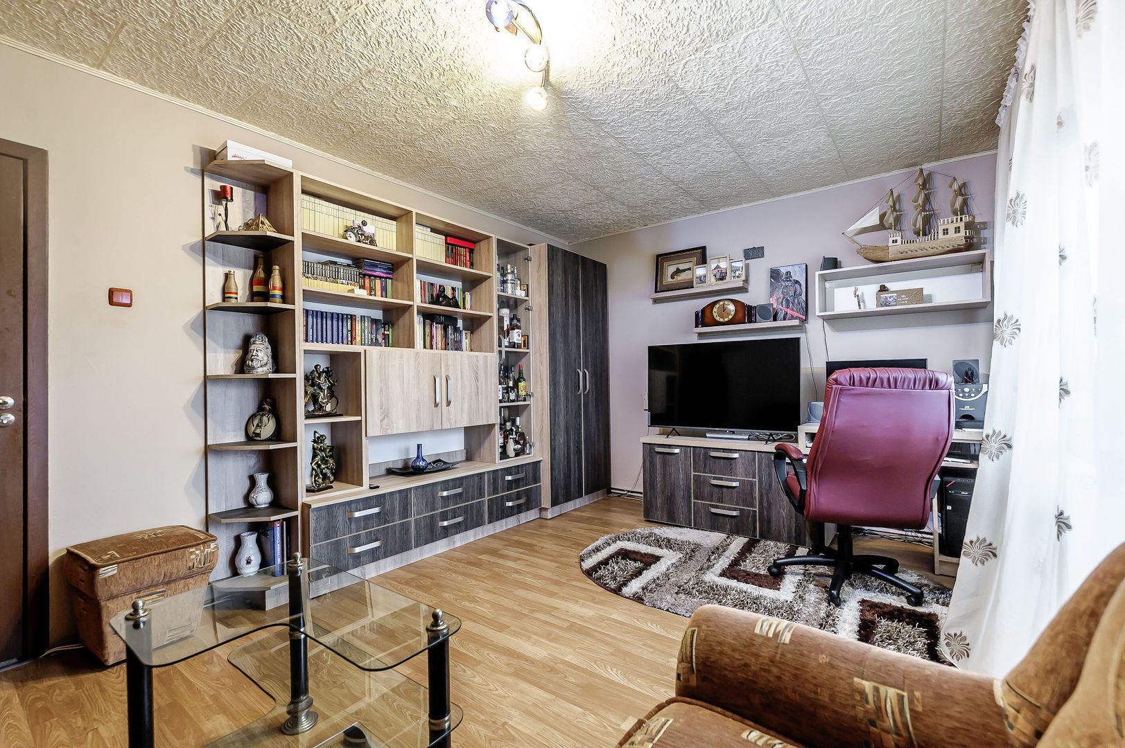 Vandut Apartament decomandat cu 2 camere si 2 balcoane in Alfa - Poză 2