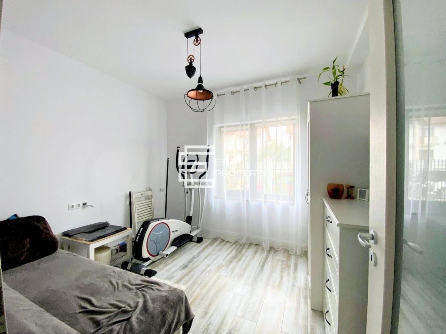 Casă single modern amenajata- panouri fotovoltaice –Cartierul Primaverii Sibiu - Poză 7