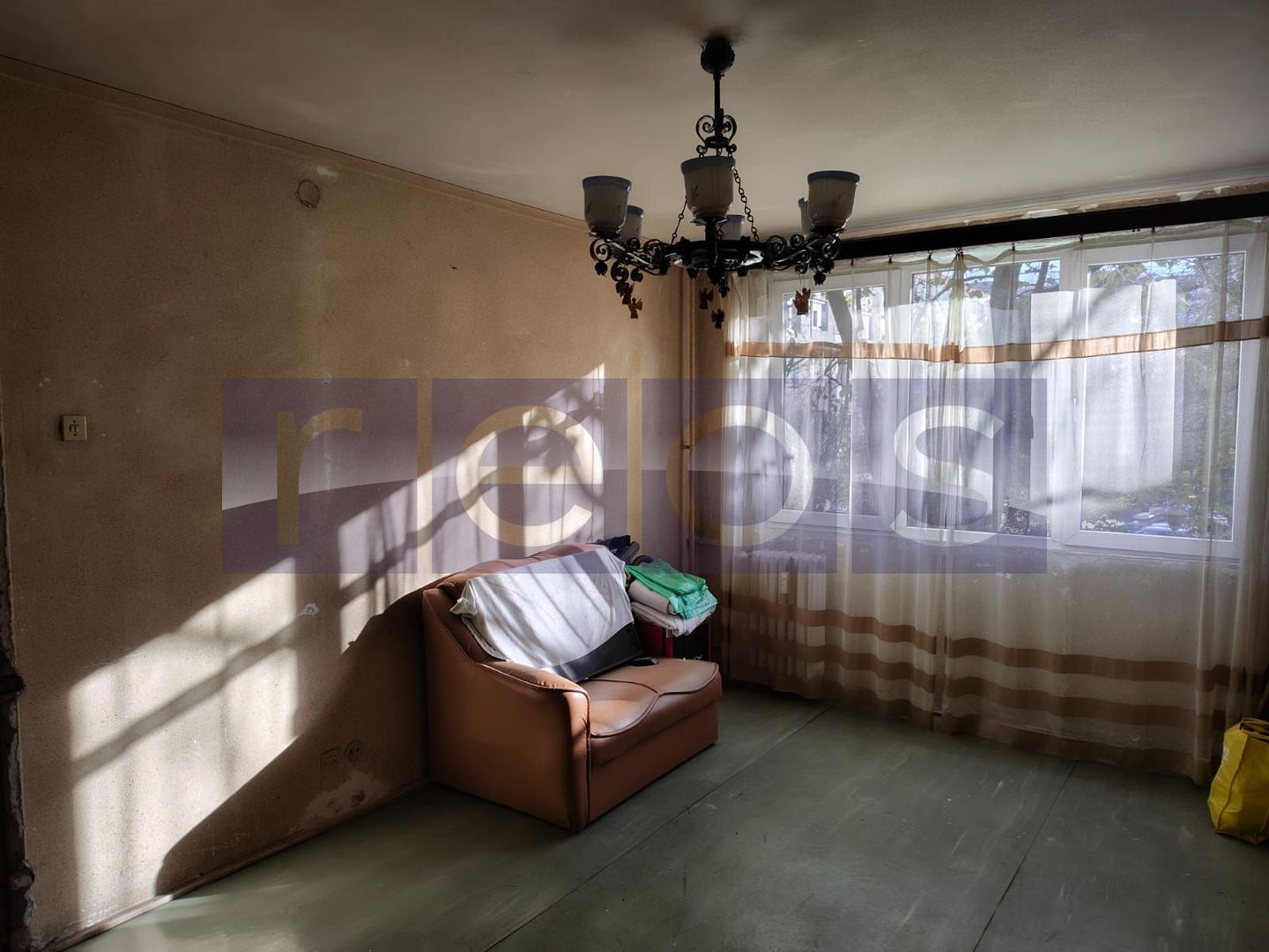 VANZARE 3 CAMERE I DECOMANDAT I METROU I LIBER I VALEA IALOMITEI - Poză 1