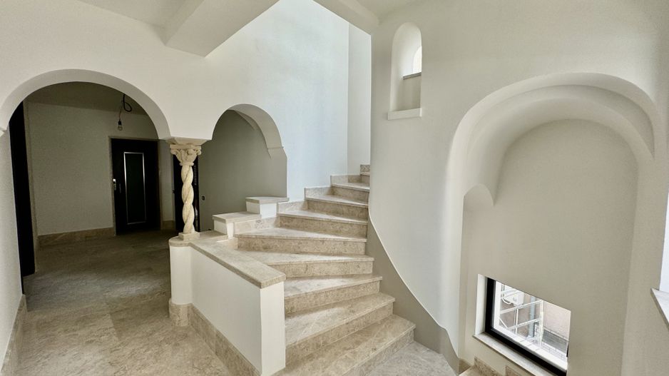 Primaverii vila 650 mp stil arhitectonic neoromanesc - Poză 3