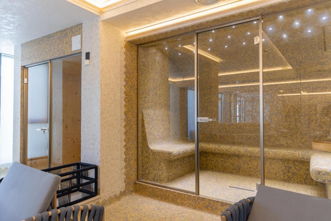 W REGAL Boutique Hotel & Spa – Mamaia - Poză 4