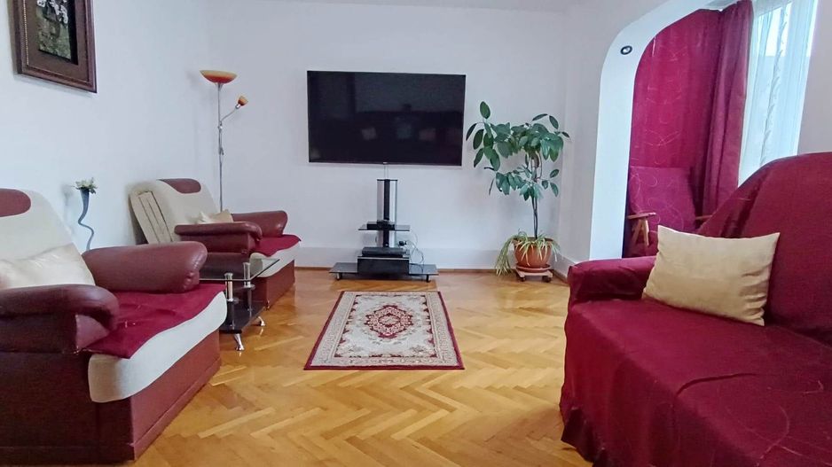 Apartament cu 4 camere in Tractoru-Independentei - Poză 1
