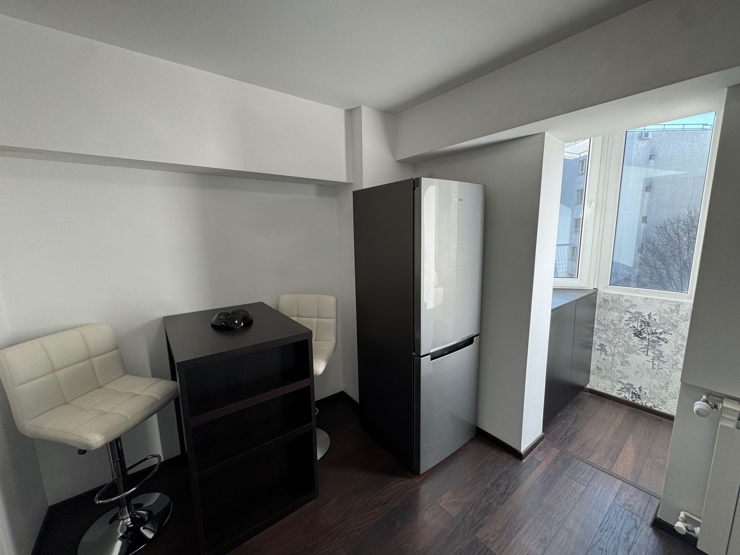 Închiriez garsonieră modernă, Decebal - Piața Muncii - Poză 6