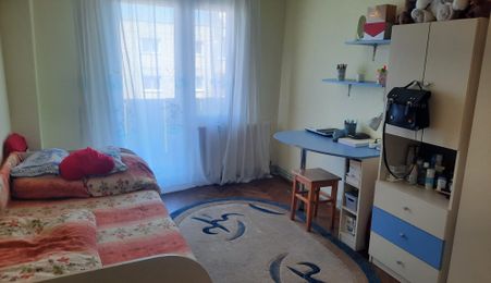 Apartament cu 2 camere - cartier 7 noiembrie, zona Piața de zi