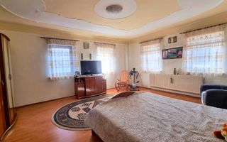 CASĂ DE VÂNZARE SIBIU TURNIȘOR, CURTE MARE, GARAJ, ACCES AUTO - Poză 2