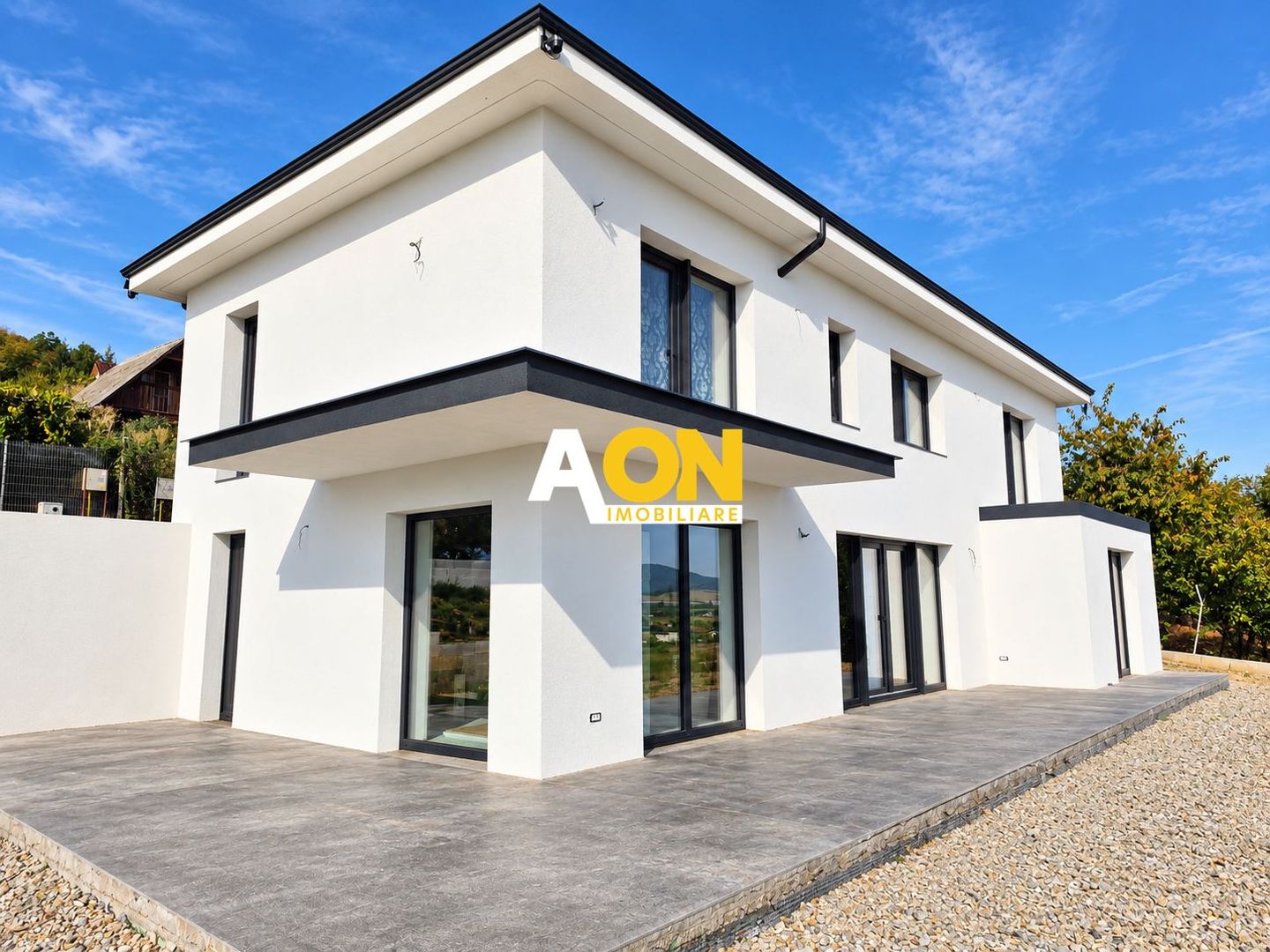 Vila deosebita, moderna, 4 camere, 1242 mp teren, cu panorama, Micesti - Poză 1