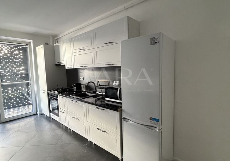 Apartament modern, 2 camere, 2 balcoane, parcare subterană, Sânnicoara - Poză 4