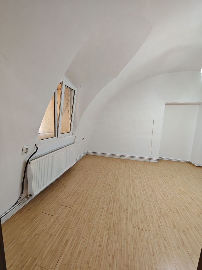 Garsoniera în centrul Brașovului, investitie regim hotelier - Poză 3
