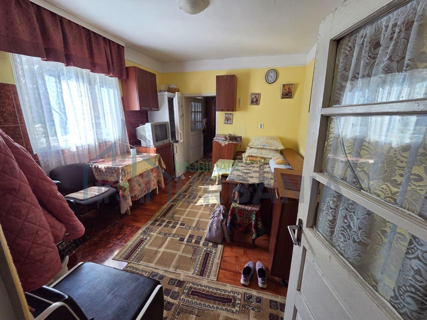 Casă de vânzare în Deleni, Iași – 3 camere, teren 2000 mp - Poză 5