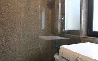 Zona Lipovei, casa 4 camere + 3 bai, curte proprie. - Poză 11