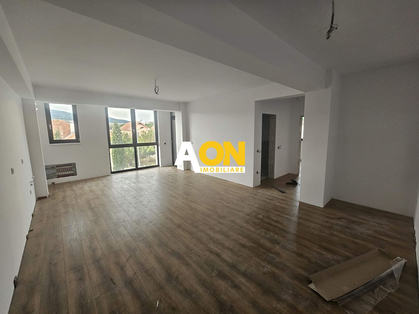 Apartament 3 camere, etaj 1, predare la cheie - Poză 2